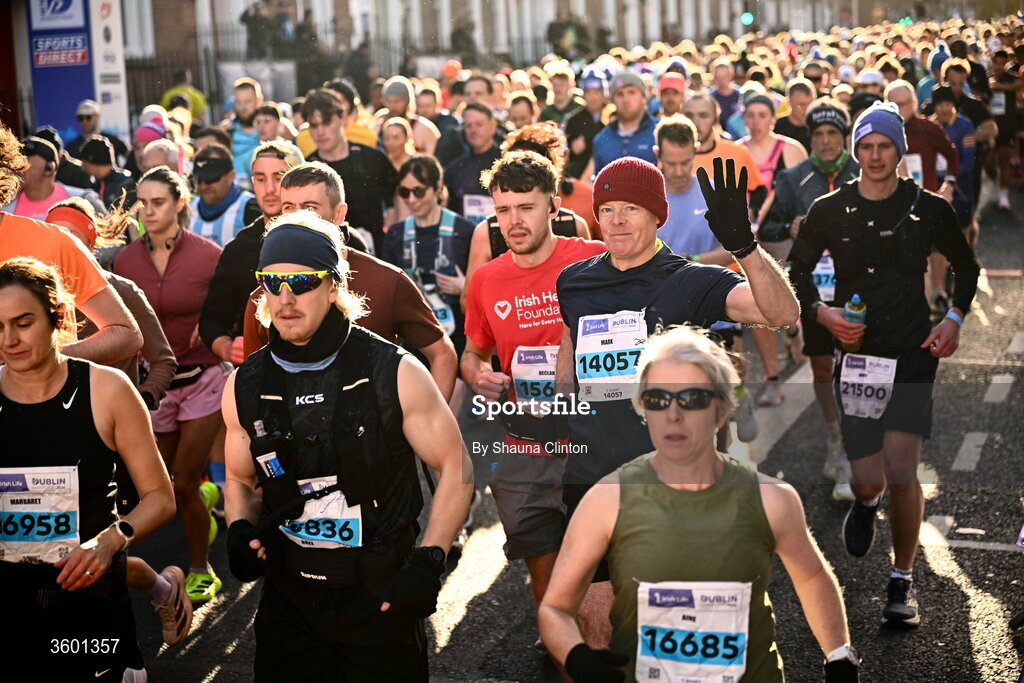25 October 2026; Participants during the 2026 Irish Life Dublin Marathon, as thousands of runners took to the streets of Dublin for the 45th running of the event. Photo by Shauna Clinton/Sportsfile