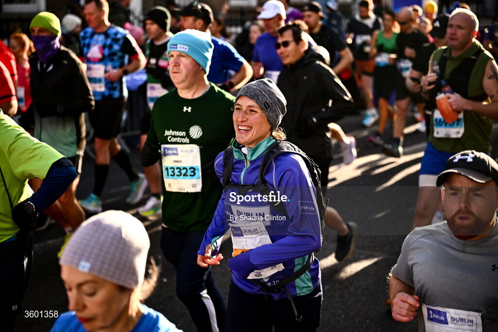 25 October 2026; Participants during the 2026 Irish Life Dublin Marathon, as thousands of runners took to the streets of Dublin for the 45th running of the event. Photo by Shauna Clinton/Sportsfile