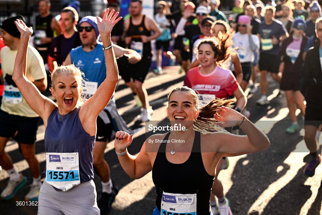 25 October 2026; Participants during the 2026 Irish Life Dublin Marathon, as thousands of runners took to the streets of Dublin for the 45th running of the event. Photo by Shauna Clinton/Sportsfile