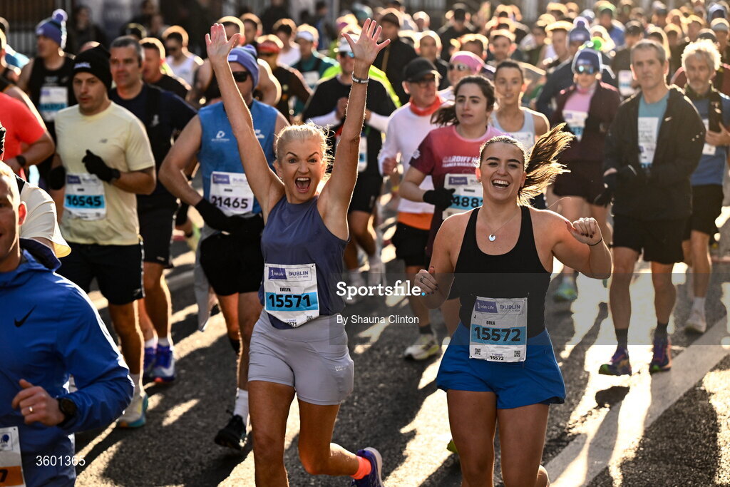 25 October 2026; Participants during the 2026 Irish Life Dublin Marathon, as thousands of runners took to the streets of Dublin for the 45th running of the event. Photo by Shauna Clinton/Sportsfile