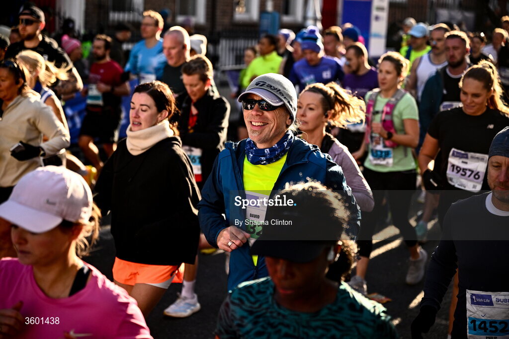25 October 2026; Participants during the 2026 Irish Life Dublin Marathon, as thousands of runners took to the streets of Dublin for the 45th running of the event. Photo by Shauna Clinton/Sportsfile