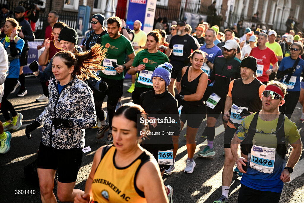 25 October 2026; Participants during the 2026 Irish Life Dublin Marathon, as thousands of runners took to the streets of Dublin for the 45th running of the event. Photo by Shauna Clinton/Sportsfile