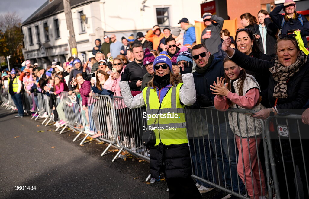 25 October 2026; Supporters during the 2026 Irish Life Dublin Marathon, as thousands of runners took to the streets of Dublin for the 45th running of the event. Photo by Ramsey Cardy/Sportsfile
