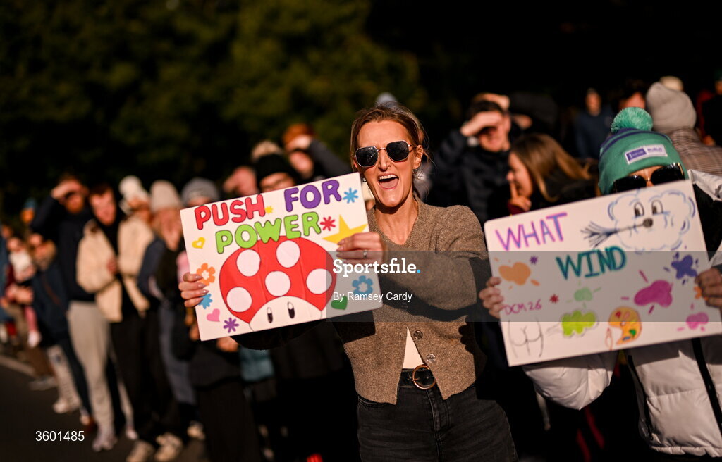 25 October 2026; Supporters during the 2026 Irish Life Dublin Marathon, as thousands of runners took to the streets of Dublin for the 45th running of the event. Photo by Ramsey Cardy/Sportsfile