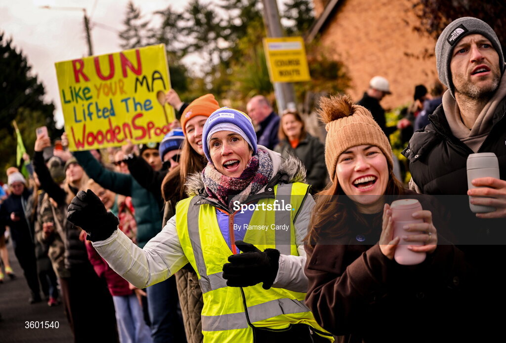 25 October 2026; Supporters during the 2026 Irish Life Dublin Marathon, as thousands of runners took to the streets of Dublin for the 45th running of the event. Photo by Ramsey Cardy/Sportsfile