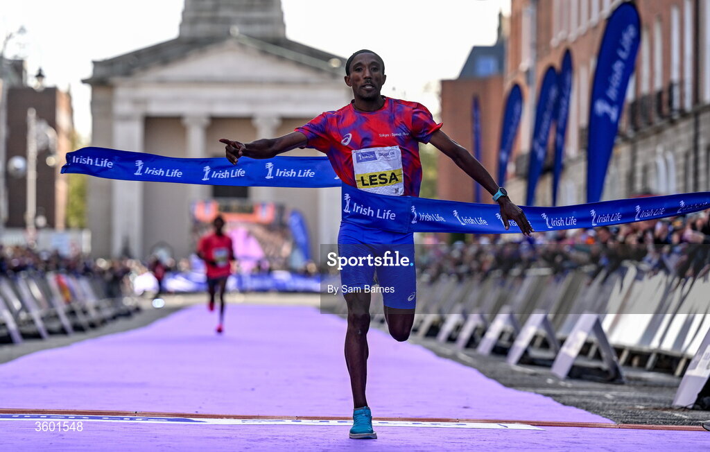 25 October 2026; Abay Alemu Lesa of Ethiopia crosses the line to win the 2026 Irish Life Dublin Marathon, as thousands of runners took to the streets of Dublin for the 45th running of the event. Photo by Sam Barnes/Sportsfile