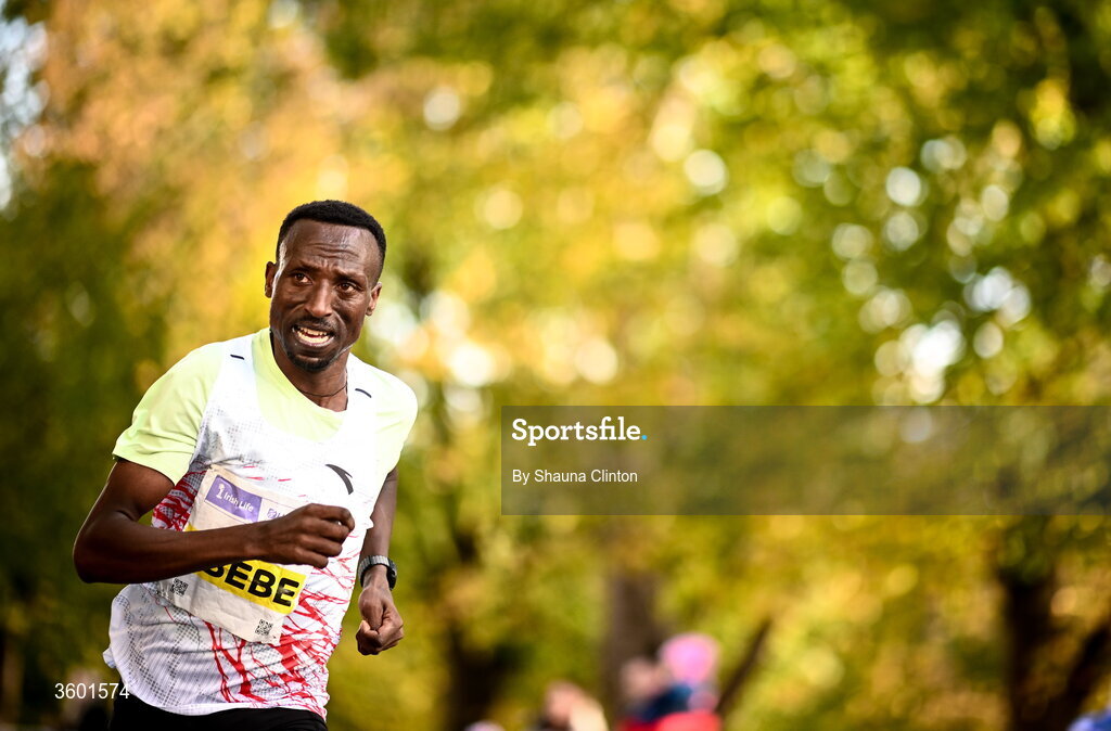 25 October 2026; Tilahun Sime Abebe of Ethiopia during the 2026 Irish Life Dublin Marathon, as thousands of runners took to the streets of Dublin for the 45th running of the event. Photo by Shauna Clinton/Sportsfile