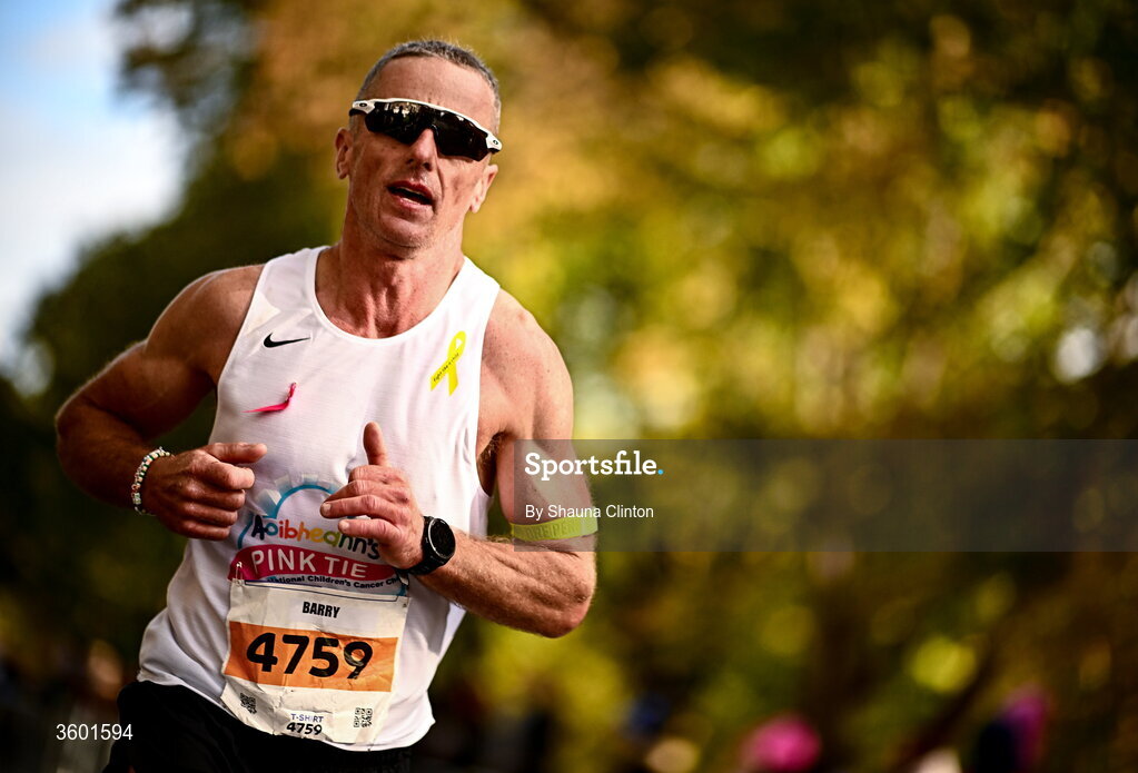 25 October 2026; Barry Twohig of St Finbarrs AC, Cork, during the 2026 Irish Life Dublin Marathon, as thousands of runners took to the streets of Dublin for the 45th running of the event. Photo by Shauna Clinton/Sportsfile