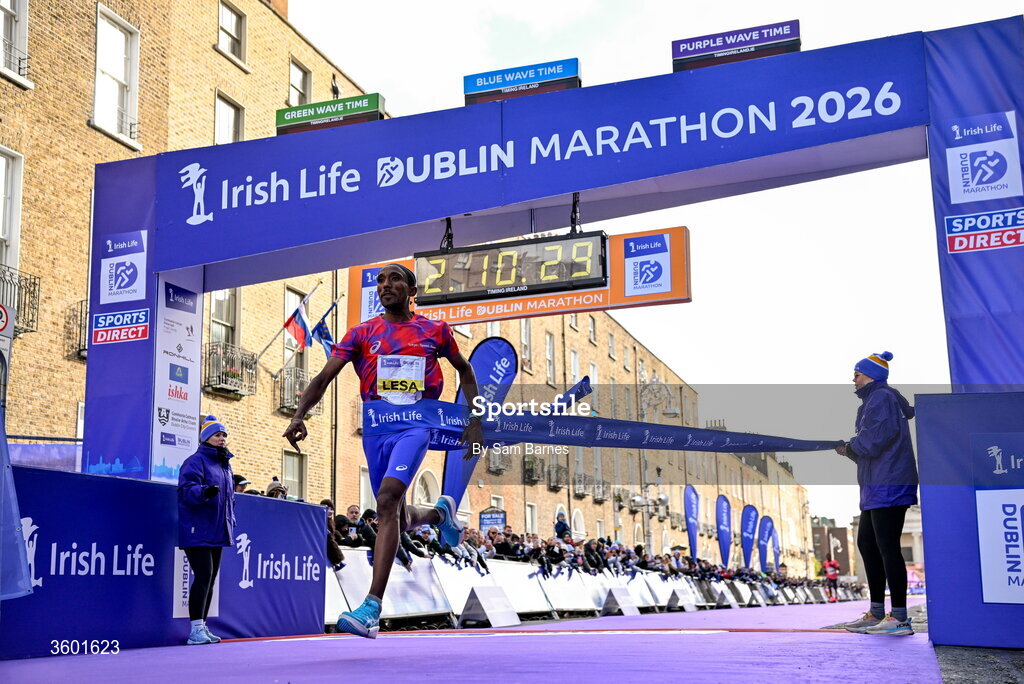 25 October 2026; Abay Alemu Lesa of Ethiopia celebrates after winning the 2026 Irish Life Dublin Marathon, as thousands of runners took to the streets of Dublin for the 45th running of the event. Photo by Sam Barnes/Sportsfile