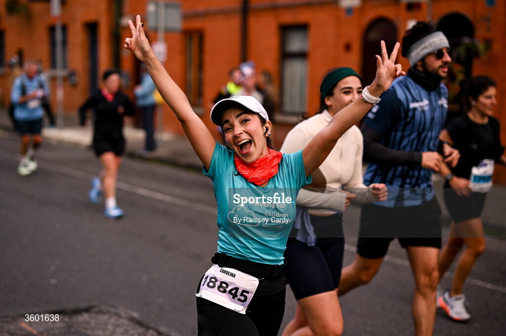 25 October 2026; Carolina Rojas during the 2026 Irish Life Dublin Marathon, as thousands of runners took to the streets of Dublin for the 45th running of the event. Photo by Ramsey Cardy/Sportsfile