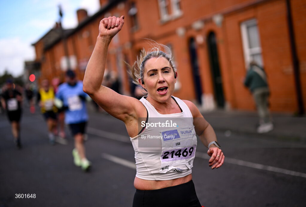 25 October 2026; Lisa Corey during the 2026 Irish Life Dublin Marathon, as thousands of runners took to the streets of Dublin for the 45th running of the event. Photo by Ramsey Cardy/Sportsfile
