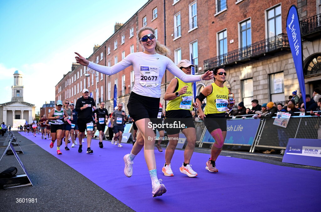 25 October 2026; Jessica Watson during the 2026 Irish Life Dublin Marathon, as thousands of runners took to the streets of Dublin for the 45th running of the event. Photo by Sam Barnes/Sportsfile