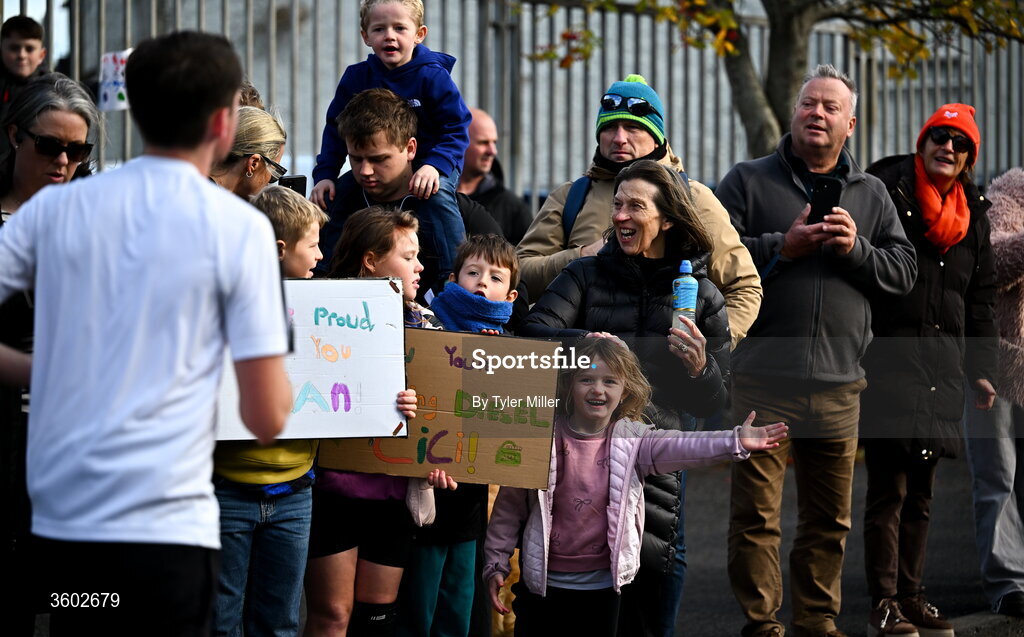 25 October 2026; Supporters during the 2026 Irish Life Dublin Marathon. Photo by Tyler Miller/Sportsfile