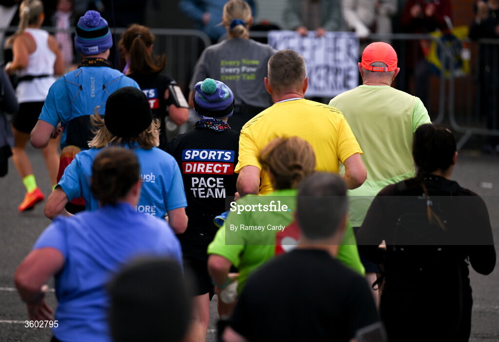 25 October 2026; Sports Direct pace team during the 2026 Irish Life Dublin Marathon, as thousands of runners took to the streets of Dublin for the 45th running of the event. Photo by Ramsey Cardy/Sportsfile *** NO REPRODUCTION FEE ***