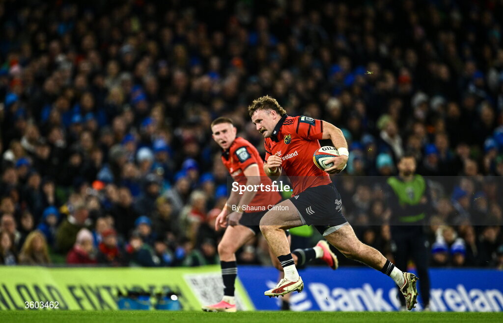 24 October 2026; Seán O'Brien of Munster makes a break during the United Rugby Championship match between Leinster and Munster at the Aviva Stadium in Dublin. Photo by Shauna Clinton/Sportsfile