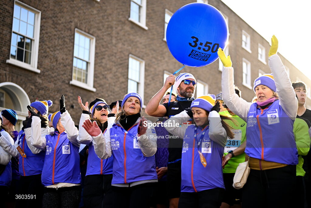 25 October 2026; Sports Direct pacers and volunteers before the 2026 Irish Life Dublin Marathon. Photo by Shauna Clinton/Sportsfile