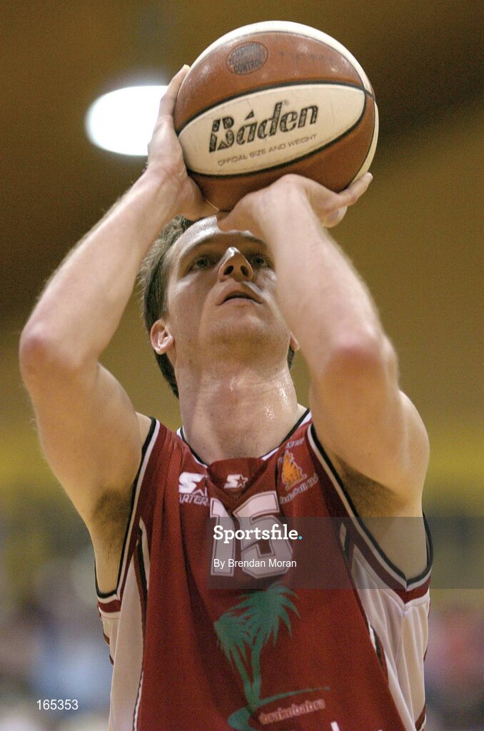 30 January 2005; Luke O'Hea, Abrakebabra Tigers, Tralee. National Cup, Senior Men's Final, Abrakebabra Tigers, Tralee v Roma St Vincent's, ESB Arena, Tallaght, Dublin. Picture credit; Brendan Moran / SPORTSFILE
