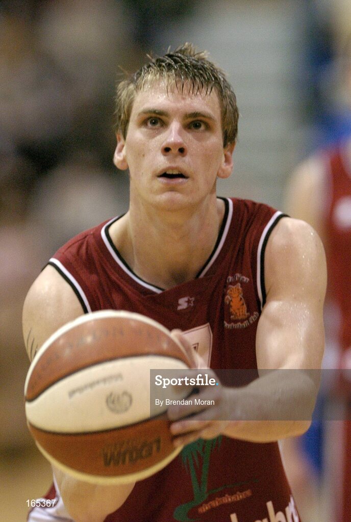30 January 2005; Chris Craig, Abrakebabra Tigers, Tralee. National Cup, Senior Men's Final, Abrakebabra Tigers, Tralee v Roma St Vincent's, ESB Arena, Tallaght, Dublin. Picture credit; Brendan Moran / SPORTSFILE