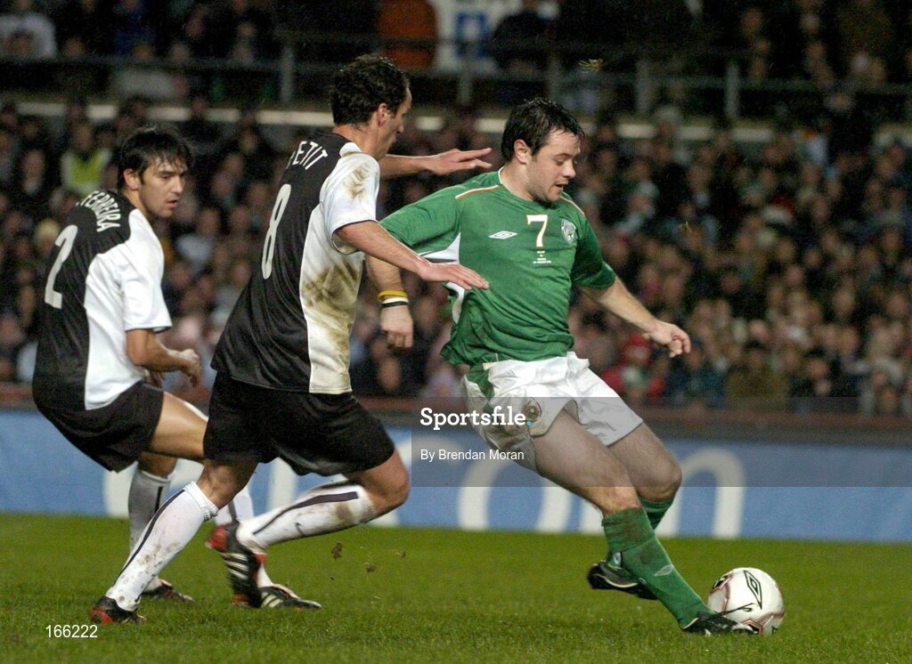9 February 2005; Andy Reid, Republic of Ireland, in action against Petit (8) and Paulo Ferriera, Portugal. International Friendly, Republic of Ireland v Portugal, Lansdowne Road, Dublin. Picture credit; Brendan Moran / SPORTSFILE
