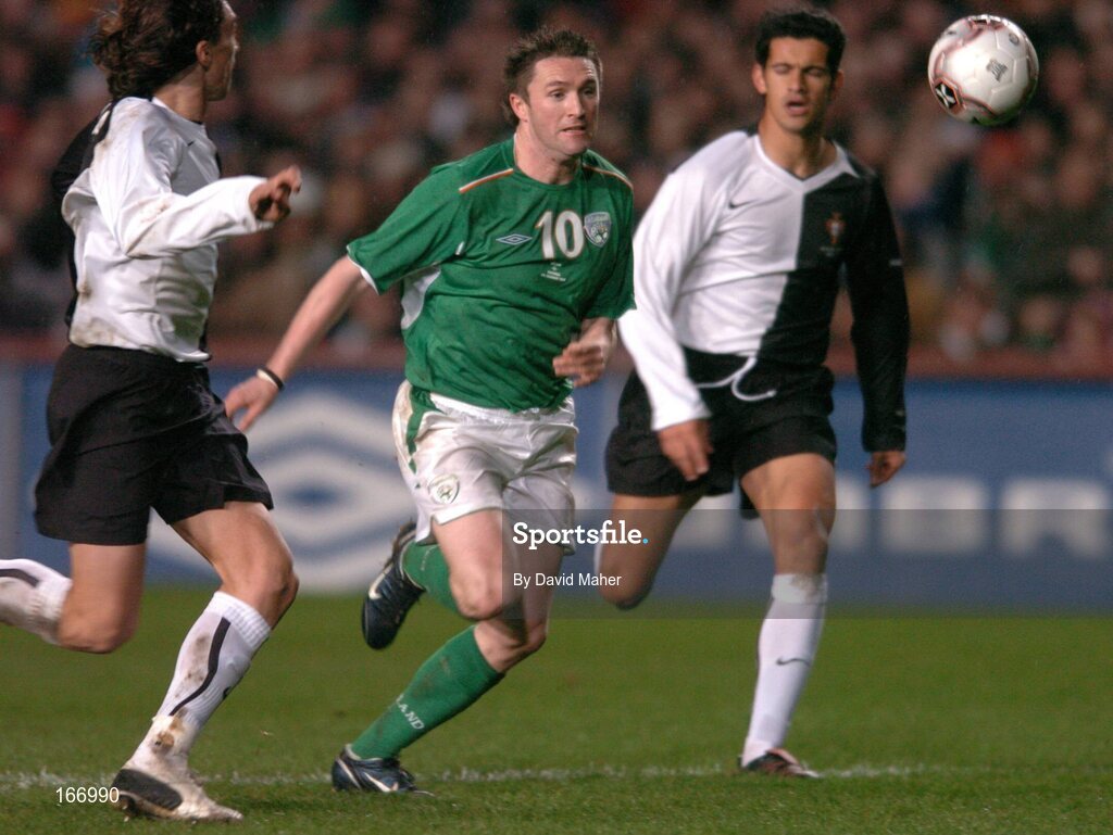 9 February 2005; Robbie Keane, Republic of Ireland, in action against Rogerio Matias, Portugal. International Friendly, Republic of Ireland v Portugal, Lansdowne Road, Dublin. Picture credit; David Maher / SPORTSFILE