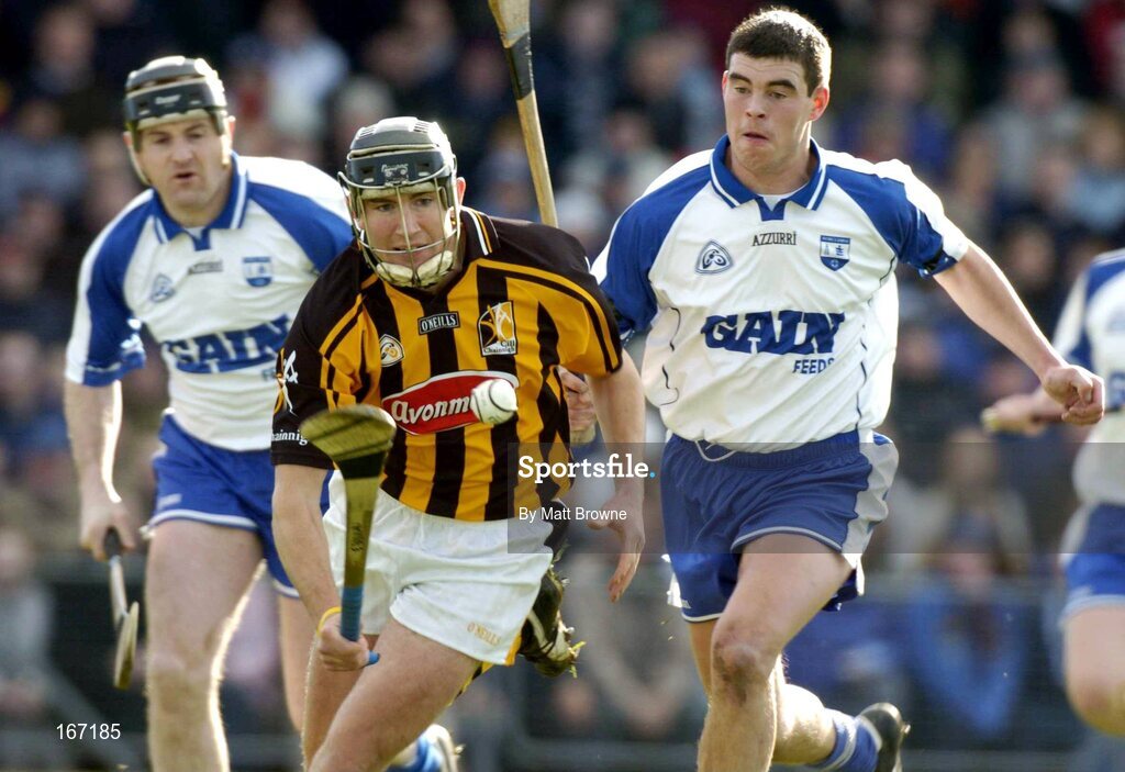 20 February 2005; Eddie Brennan, Kilkenny, in action against Brian Phelan, right, and Fergal Hartley, Waterford. 2005 Allianz National Hurling League, Division 1A, Waterford v Kilkenny, Walsh Park, Waterford. Picture credit; Matt Browne / SPORTSFILE