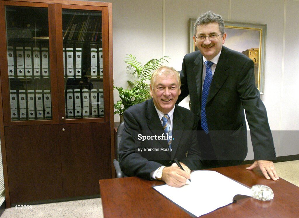 21 February 2005; AIB, one of the partners in Ireland's successful bid to bring the Ryder Cup to Ireland in 2006, has strengthened its Ryder Cup links by signing Christy O'Connor Jnr to be their Ryder Cup ambassador up to and including the event in September 2006. At the signing of a contract in relation to his role as AIB Ambassador for Ryder Cup 2006 is Christy with Billy Andrews of AIB. AIB Bankcentre, Ballsbridge, Dublin. Picture credit; Brendan Moran / SPORTSFILE