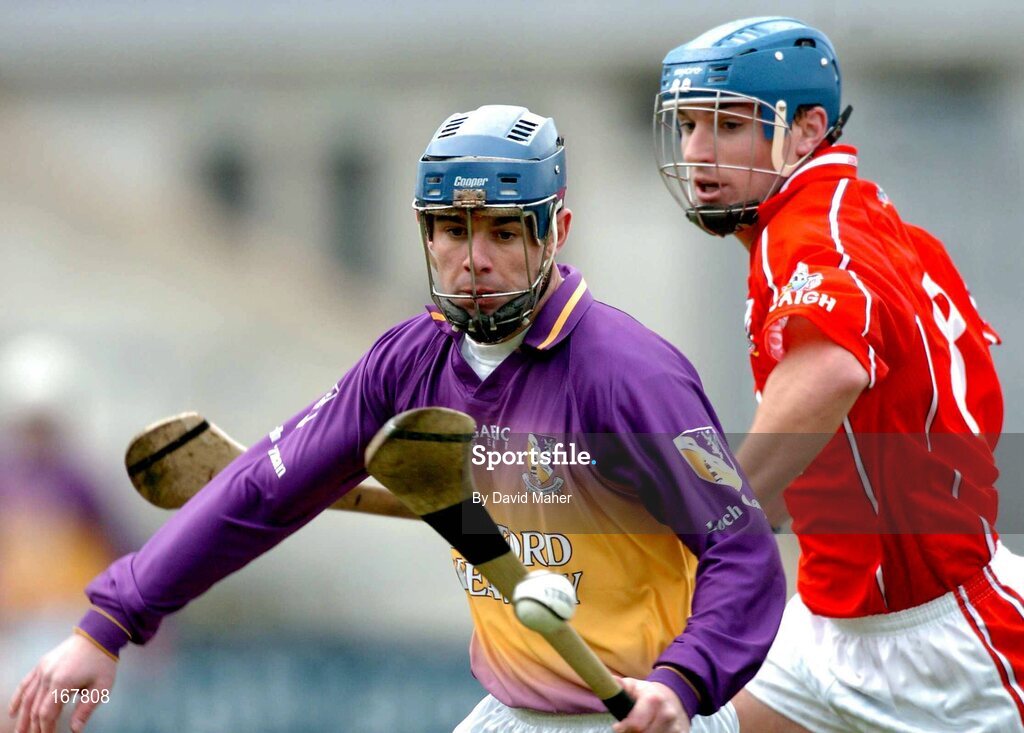 27 February 2005; Barry Lambert, Wexford, in action against Tom Kenny, Cork. Allianz National Hurling League, Division 1B, Wexford v Cork, Wexford Park, Wexford. Picture credit; David Maher / SPORTSFILE