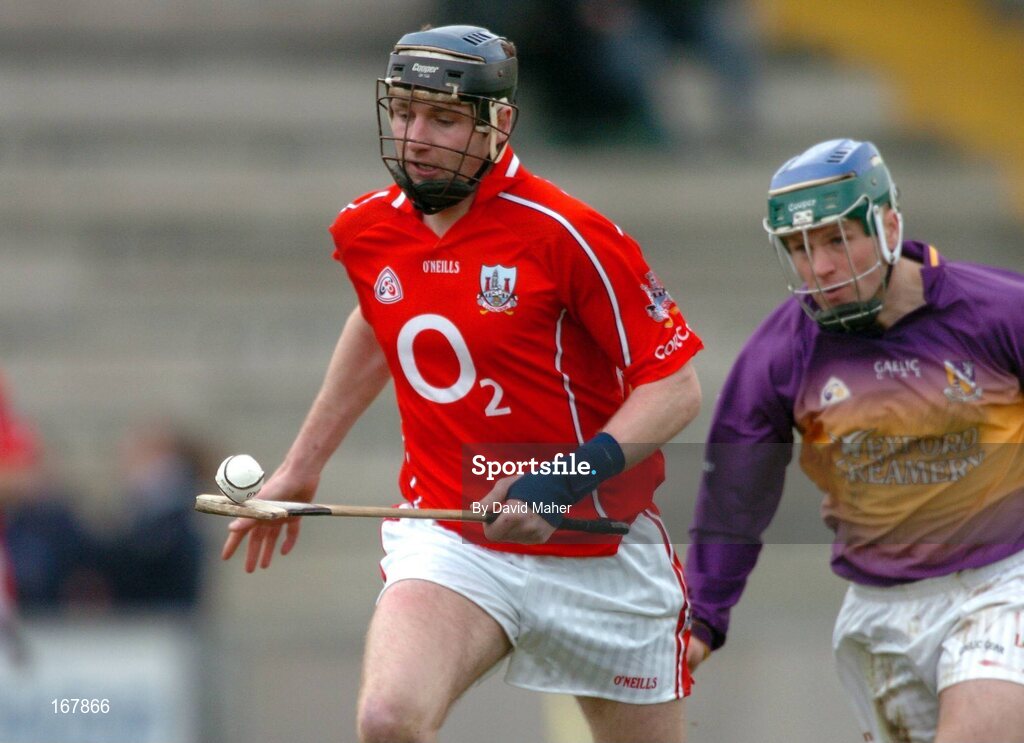 27 February 2005; Pat Mulcahy, Cork, in action against Paul Carley, Wexford. Allianz National Hurling League, Division 1B, Wexford v Cork, Wexford Park, Wexford. Picture credit; David Maher / SPORTSFILE