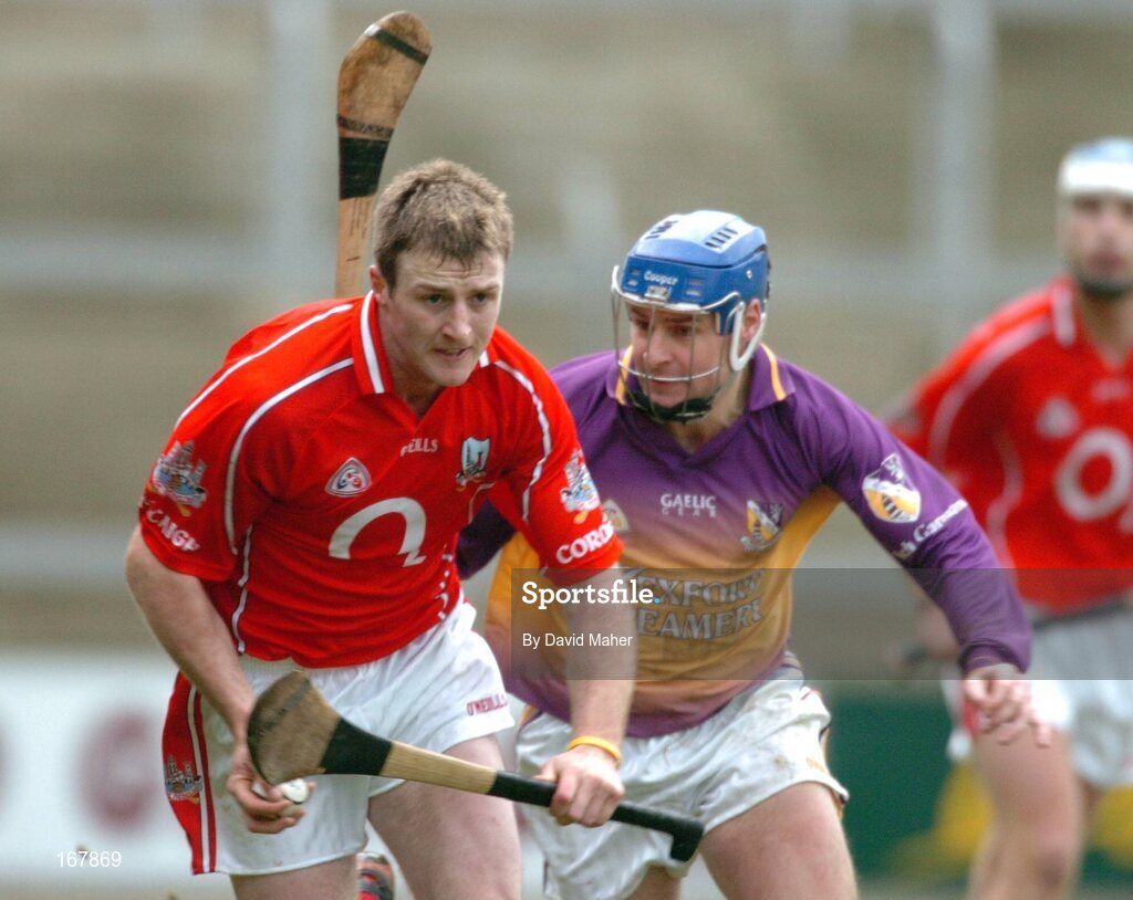 27 February 2005; Graham Callinan, Cork, in action against Michael Jordan, Wexford. Allianz National Hurling League, Division 1B, Wexford v Cork, Wexford Park, Wexford. Picture credit; David Maher / SPORTSFILE