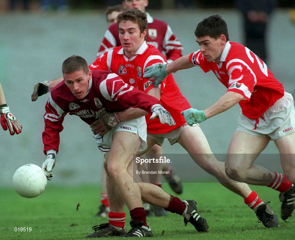 14 February 1999; Seán Óg de Paor of Galway in action against Owen Sexton and Michael Cronin, right, of Cork during the Church & General National Football League Division 1 match between Cork and Galway at Páirc Uí Rinn in Cork. Photo by Brendan Moran/Sportsfile