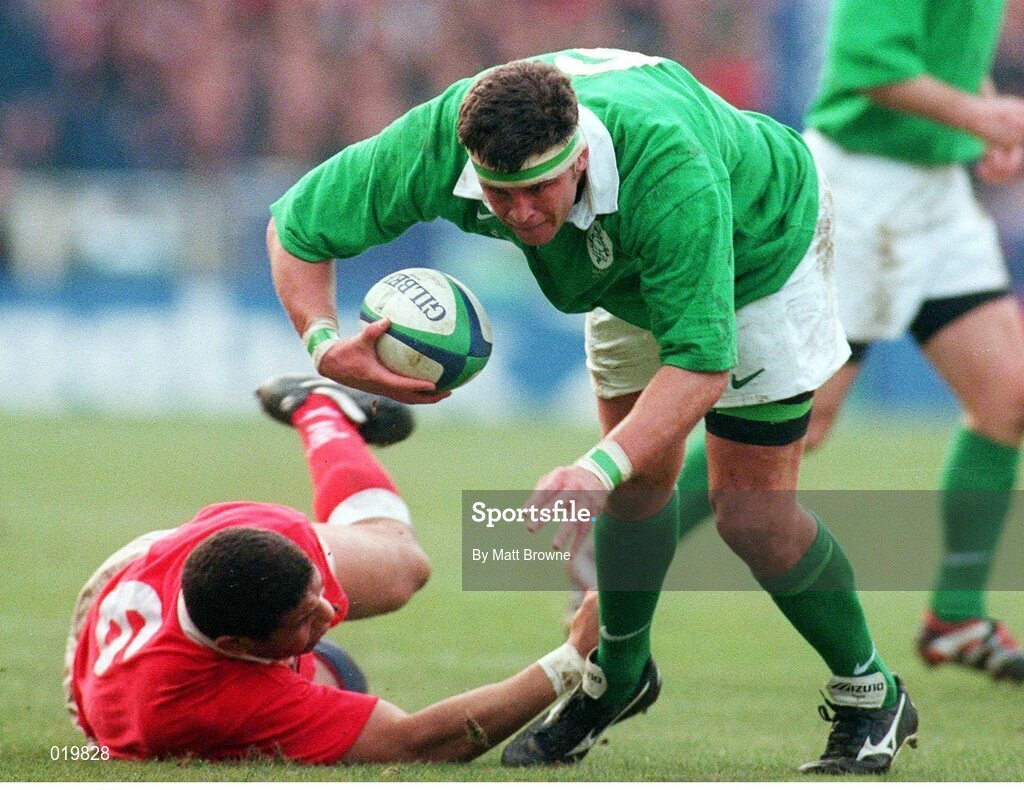 20 February 1999; Dion O'Cuinneagáin, Ireland, in action against Colin Charvis, Wales. Five Nations Rugby Championship, Ireland v Wales, Wembley Stadium, London, England. Picture credit: Matt Browne / SPORTSFILE