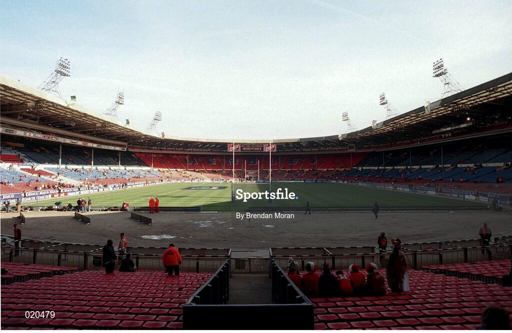 20 February 1999; Wembley Stadium. Five Nations Rugby Championship, Ireland v Wales, Wembley Stadium, London, England. Picture credit: Brendan Moran / SPORTSFILE