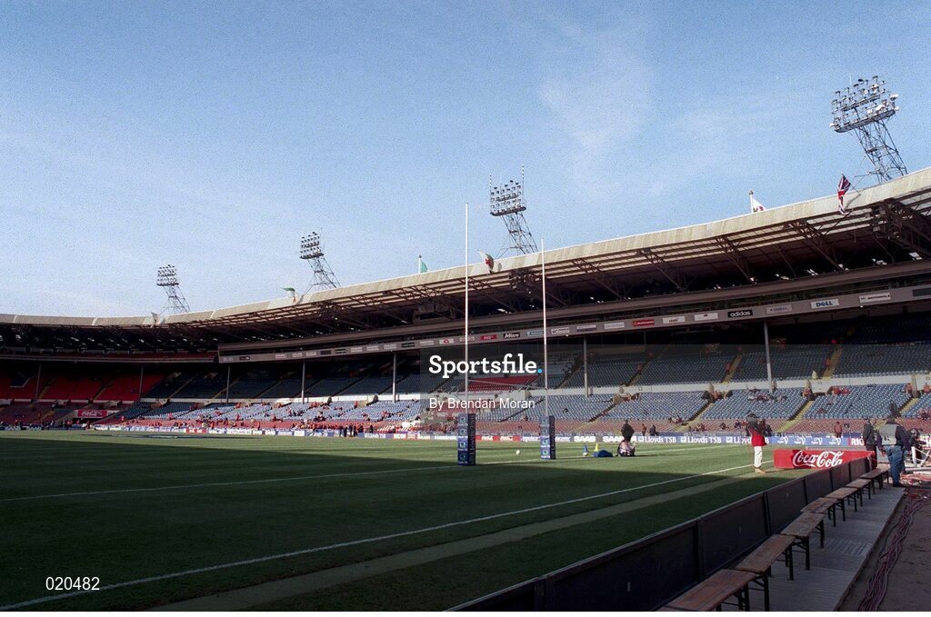 20 February 1999; Wembley Stadium. Five Nations Rugby Championship, Ireland v Wales, Wembley Stadium, London, England. Picture credit: Brendan Moran / SPORTSFILE