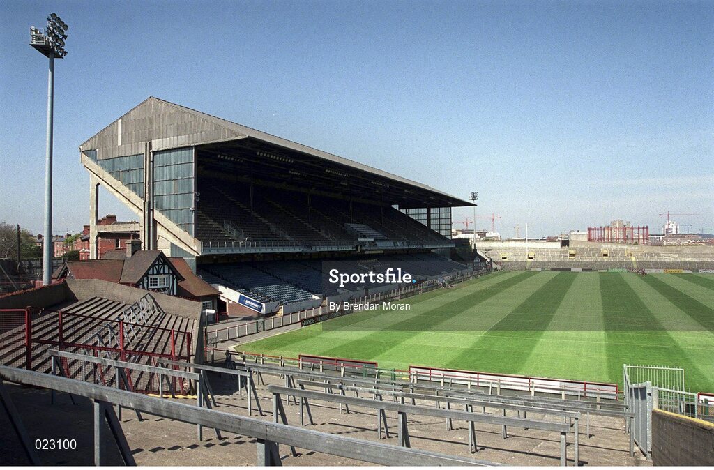 28 April 1999; Lansdowne Road Stadium, Dublin. Picture credit: Brendan Moran / SPORTSFILE