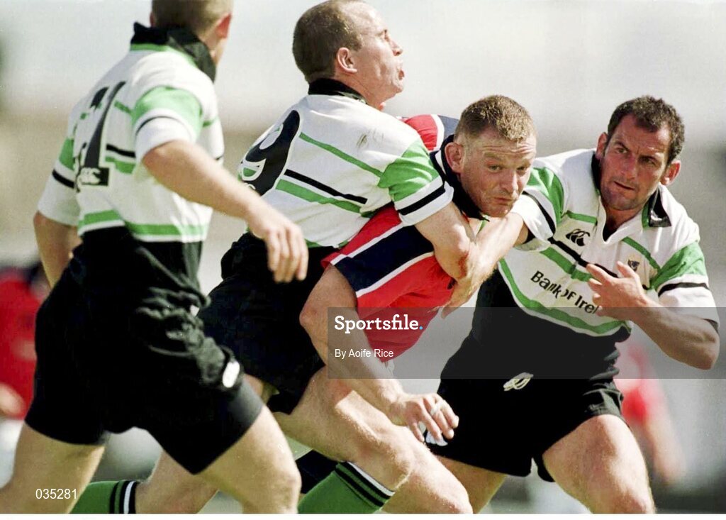 14 August 1999; David Corkery, Munster, is tackled by Mel Deane and Eric Elwood, Connacht. Interprovincial Rugby Championship, Connacht v Munster, The Sportsground, Galway. Picture credit: Aoife Rice / SPORTSFILE