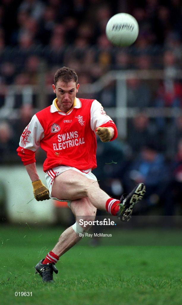 31 January 1999; Anthony Keating of Éire Og during the AIB Leinster Club Football Championship Final 2nd Replay match between Éire Og and Kilmacud Crokes at St. Conleth's Park, Newbridge, Kildare. Photo by Ray McManus/Sportsfile
