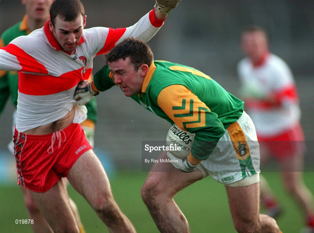28 Feburary 1999; Evan Kelly of Meath in action against David O'Neill of Derry during the Church and General National Football League Division 1 match between Meath and Derry at Páirc Tailteann in Navan, Meath. Photo by Ray McManus/Sportsfile