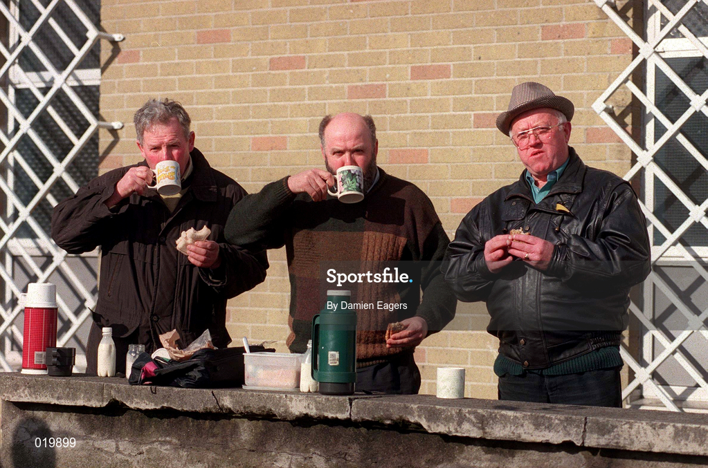 28 February 1999; Supporters take in lunch ahead of the AIB All-Ireland Senior Club Hurling Championship Semi-Final match between Rathnure and Ballygalget at Parnell Park in Dublin. Photo by Damien Eagers/Sportsfile