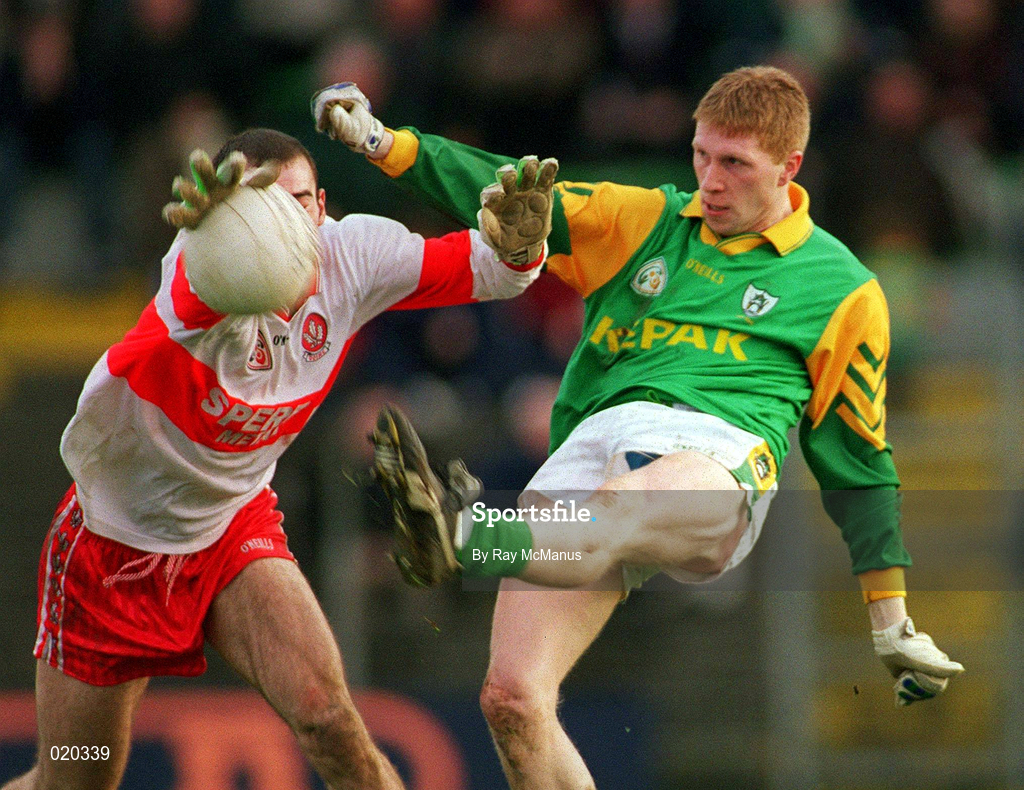 28 Feburary 1999; Raymond Magee of Meath in action against David O'Neill of Derry during the Church and General National Football League Division 1 match between Meath and Derry at Páirc Tailteann in Navan, Meath. Photo by Ray McManus/Sportsfile