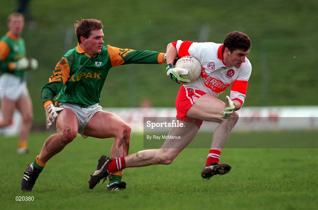 28 Feburary 1999; Ruairi Boylan of Derry in action against Nigel Crawford of Meath during the Church and General National Football League Division 1 match between Meath and Derry at Páirc Tailteann in Navan, Meath. Photo by Ray McManus/Sportsfile