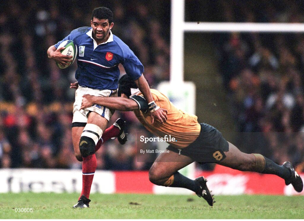 6 November 1999; Emile N'tamack, France, in action against Toutai Kefu, Australia. 1999 Rugby World Cup, Australia v France, Millennium Stadium, Cardiff, Wales. Picture credit: Matt Browne / SPORTSFILE