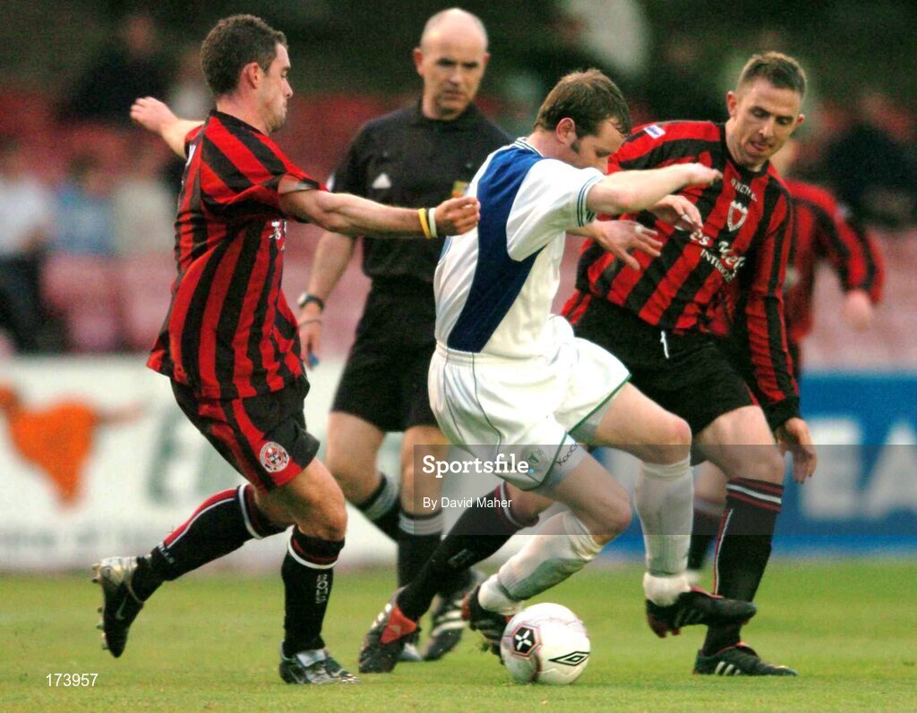 22 April 2005; Jonathan Minnock, Finn Harps, in action against Fergal Harkin, left, and Gareth Farrelly, Bohemians. eircom League, Premier Division, Bohemians v Finn Harps, Dalymount Park, Dublin. Picture credit; David Maher / SPORTSFILE