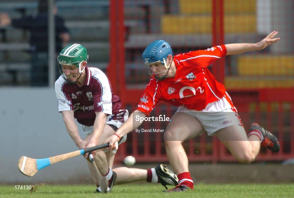 24 April 2005; Colin Coen, Galway, in action against Kieran Murphy, Cork. Allianz National Hurling League, Division 1, Round 3, Cork v Galway, Pairc Ui Chaoimh, Cork. Picture credit; David Maher / SPORTSFILE