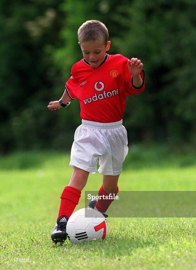 12 July 2002; Ross Murtagh. Soccer. Picture credit; David Maher / SPORTSFILE