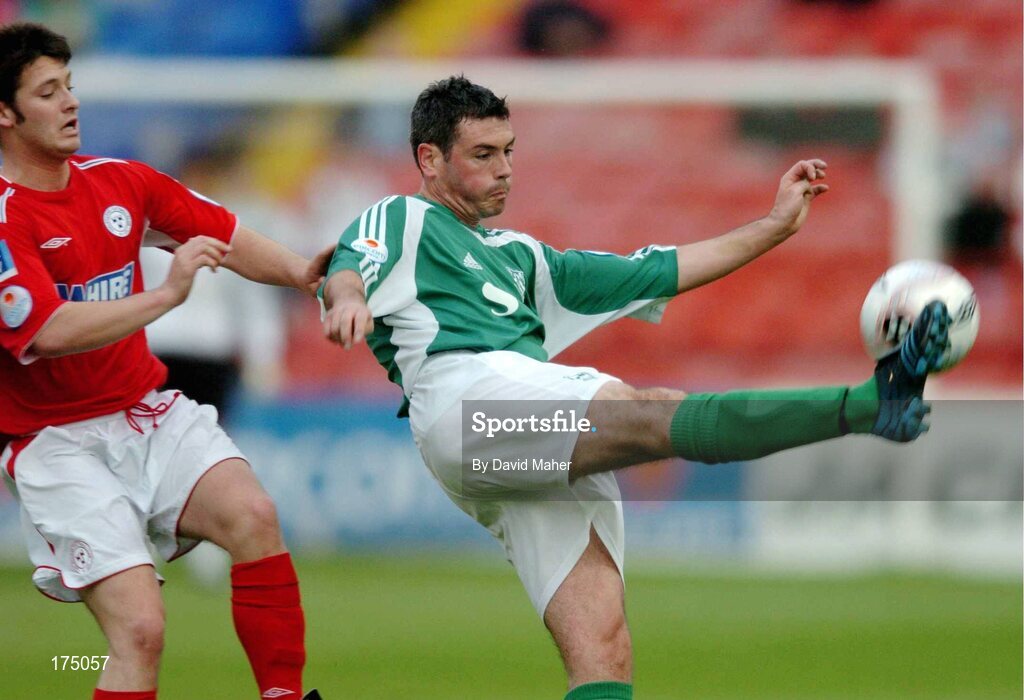 29 April 2005; Keith Long, Bray Wanderers, in action against Wesley Hoolahan, Shelbourne. eircom League, Premier Division, Shelbourne v Bray Wanderers, Tolka Park, Dublin. Picture credit; David Maher / SPORTSFILE
