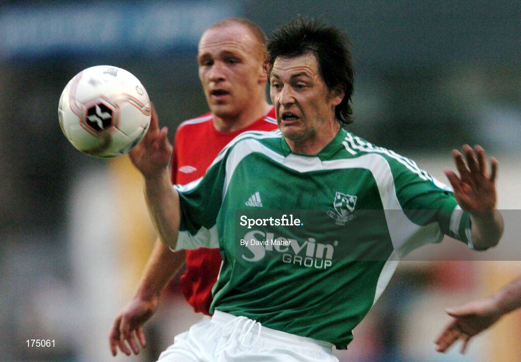 29 April 2005; Colm Tresson, Bray Wanderers, in action against Glen Crowe, Shelbourne. eircom League, Premier Division, Shelbourne v Bray Wanderers, Tolka Park, Dublin. Picture credit; David Maher / SPORTSFILE