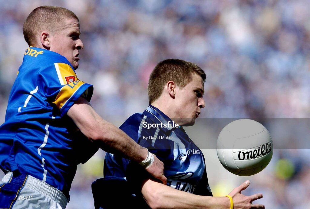 15 May 2005; Tomas Quinn, Dublin, in action against Dermot Brady, Longford. Bank Of Ireland Leinster Senior Football Championship, Dublin v Longford, Croke Park, Dublin. Picture credit; David Maher / SPORTSFILE
