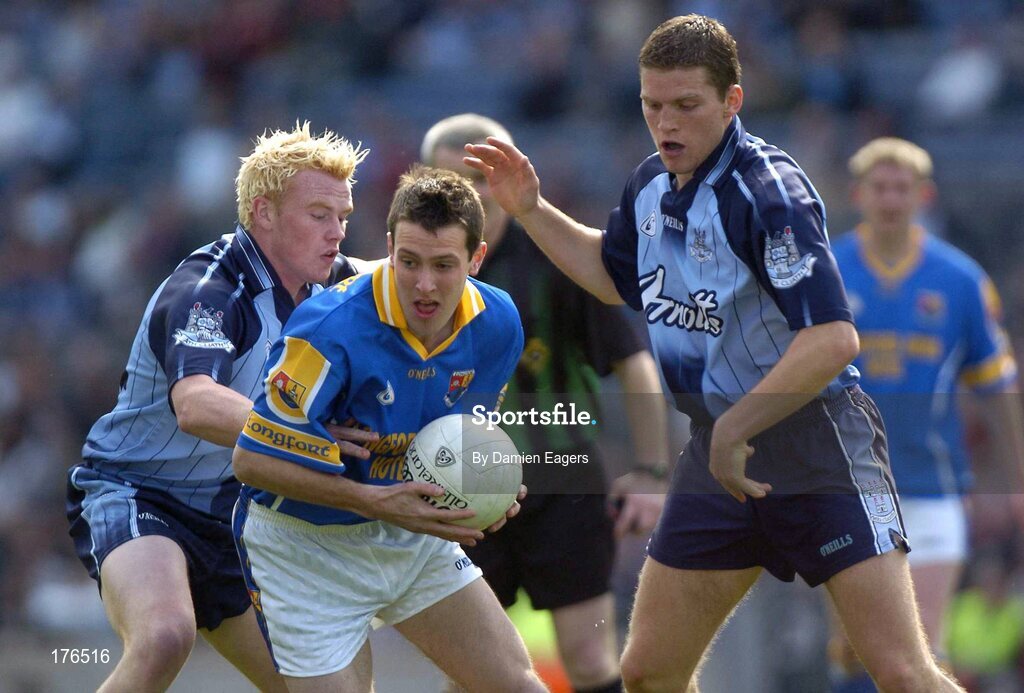 15 May 2005; Trevor Glendenning, Longford, in action against Mark Vaughan, left and Conal Keaney, Dublin. Bank Of Ireland Leinster Senior Football Championship, Dublin v Longford, Croke Park, Dublin. Picture credit; Damien Eagers / SPORTSFILE
