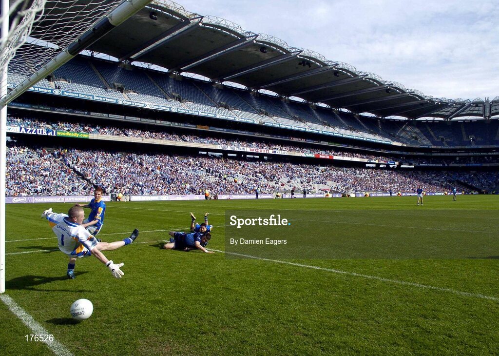 15 May 2005; Alan Brogan, Dublin, scores a goal past Longford goalkeeper Damien Sheridan. Bank Of Ireland Leinster Senior Football Championship, Dublin v Longford, Croke Park, Dublin. Picture credit; Damien Eagers / SPORTSFILE