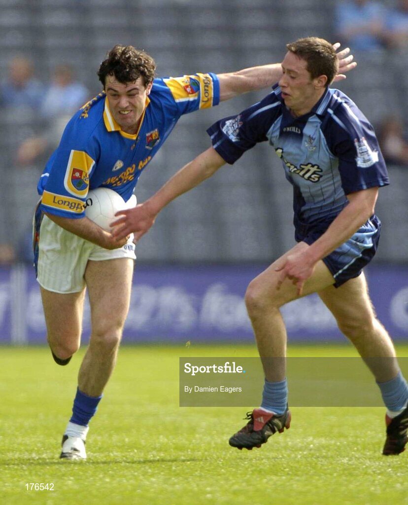 15 May 2005; Paul Barden, Longford, in action against Barry Cahill, Dublin. Bank Of Ireland Leinster Senior Football Championship, Dublin v Longford, Croke Park, Dublin. Picture credit; Damien Eagers / SPORTSFILE